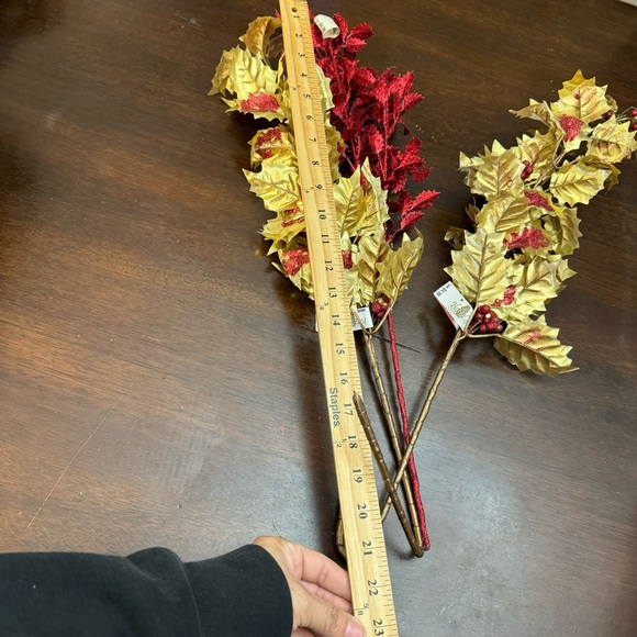Holiday Elegance Christmas Glitter Holly Leaves Artificial Red and Gold NWT - Picture 7 of 7
